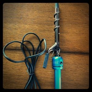 Hot Tools Prof. Coil Curling Iron Titanium 5/8”